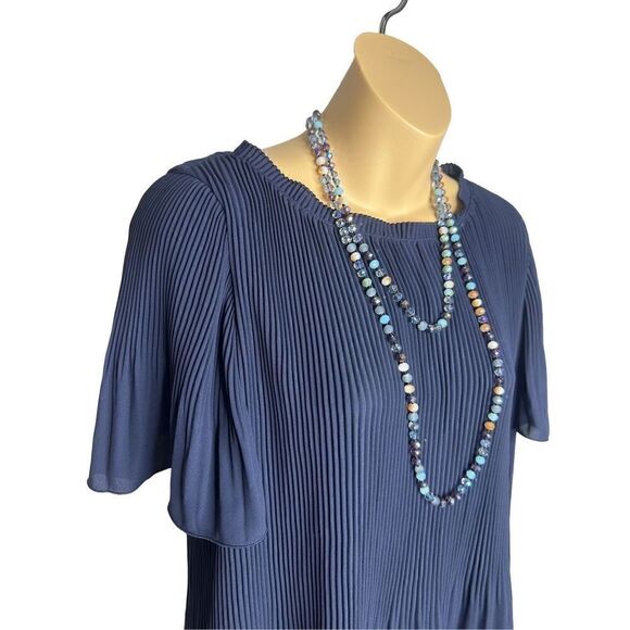 Ann Taylor Tiny Pleats Flowy Short Sleeve Blouse Top Size Medium Petite - Picture 1 of 9